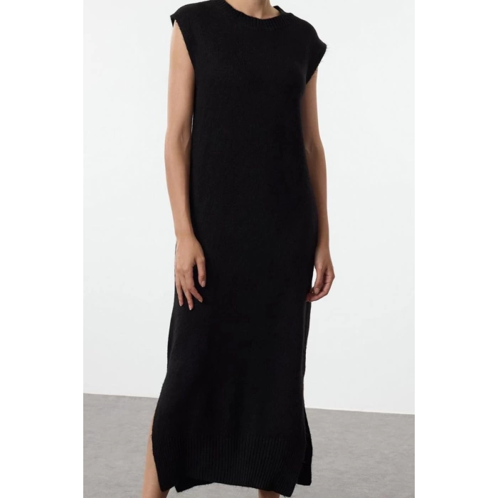 Women Fashion Stylish Maxi Length Crew Neck Regular Knitwear Soft Texture Slit Detailed Vest Dress
