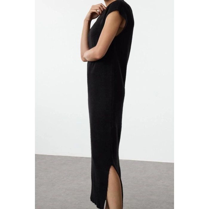 Women Fashion Stylish Maxi Length Crew Neck Regular Knitwear Soft Texture Slit Detailed Vest Dress