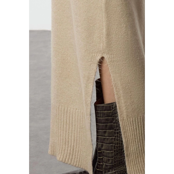 Women Fashion Stylish Maxi Length Crew Neck Regular Knitwear Soft Texture Slit Detailed Vest Dress