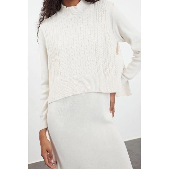 Women Fashion Stylish Midi Length Stand Collar Regular Knitwear Sweater-Dress Set