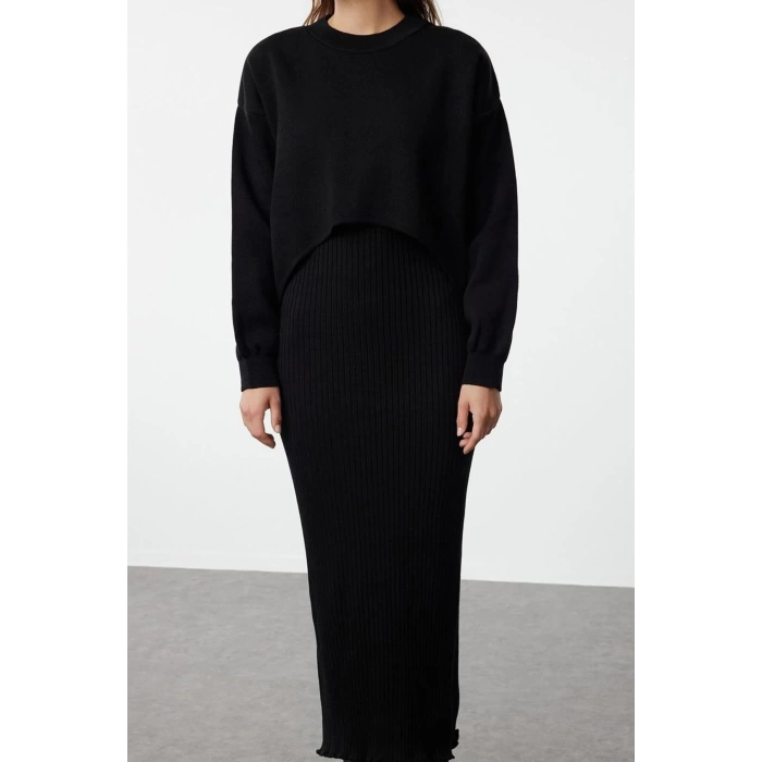 Women Fashion Stylish Midi Length Crew Neck Regular Knitwear Sweater-Dress Set