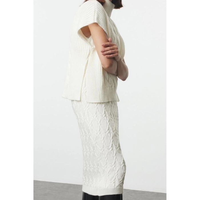Women Fashion Stylish Regular Length Stand Collar Regular Knitwear Soft Texture Sweater-Dress Set