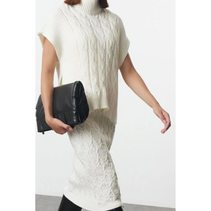 Women Fashion Stylish Regular Length Stand Collar Regular Knitwear Soft Texture Sweater-Dress Set