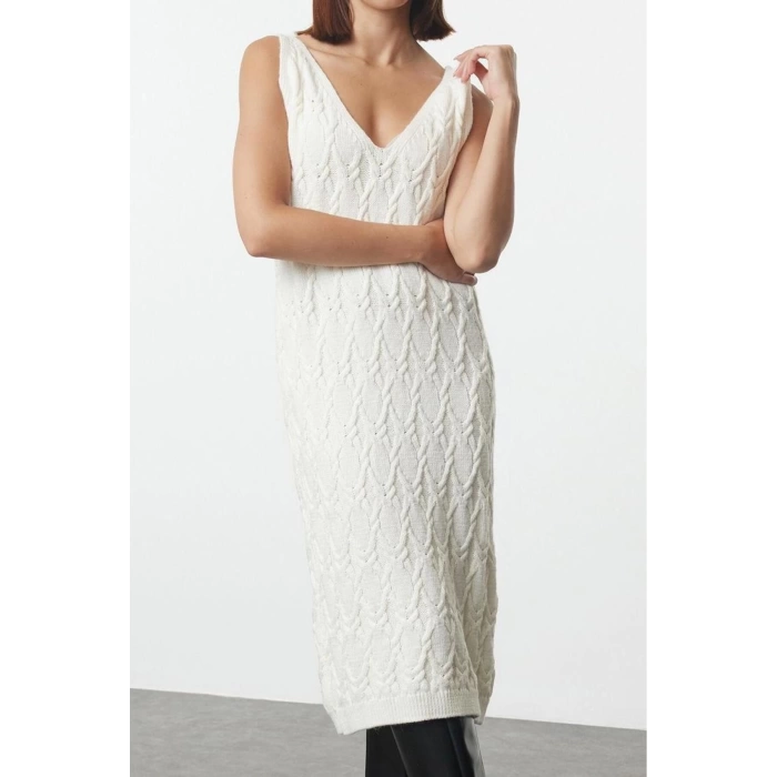 Women Fashion Stylish Regular Length Stand Collar Regular Knitwear Soft Texture Sweater-Dress Set