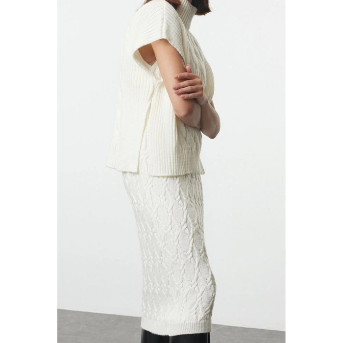 Women Fashion Stylish Regular Length Stand Collar Regular Knitwear Soft Texture Sweater-Dress Set