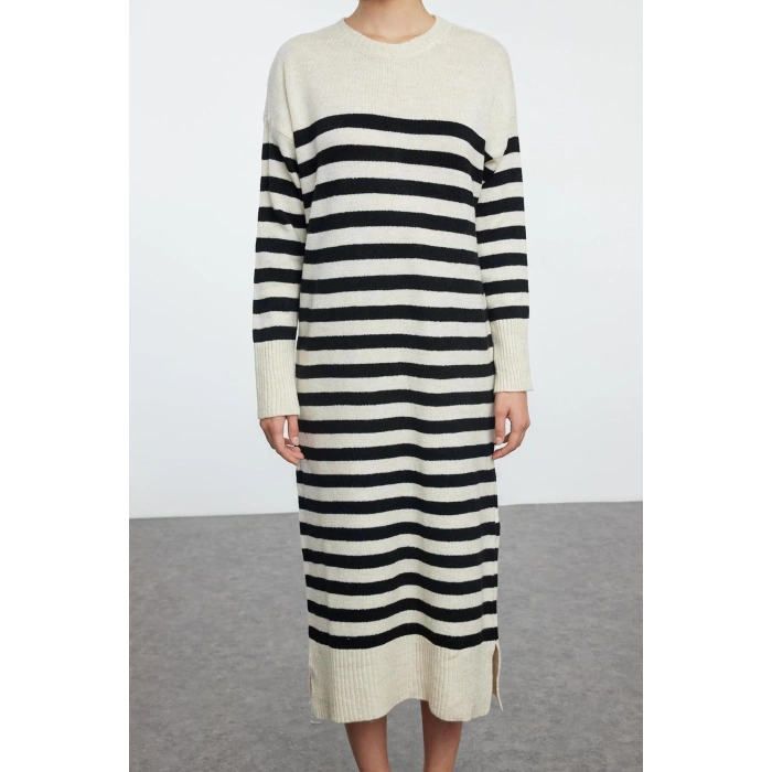 Women Fashion Stylish Midi Length Crew Neck Regular Striped Knitwear Soft Texture Dress