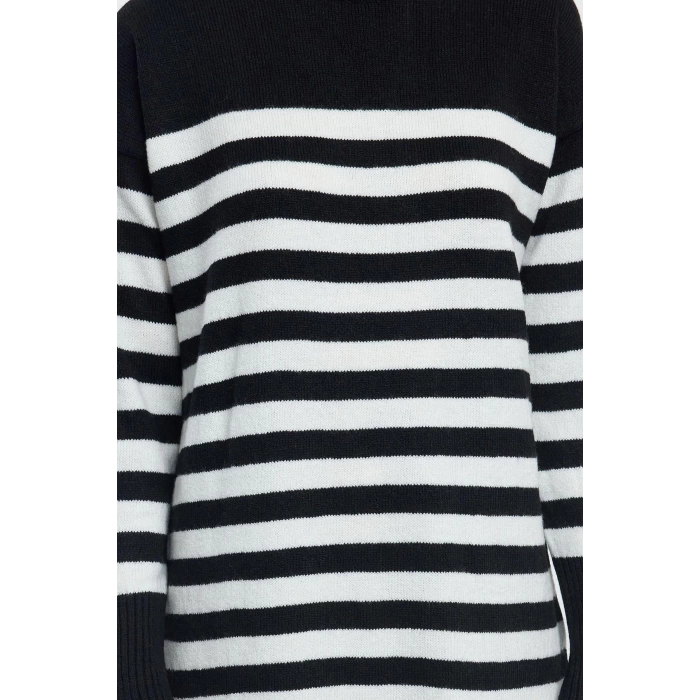 Women Fashion Stylish Midi Length Crew Neck Regular Striped Knitwear Soft Texture Dress