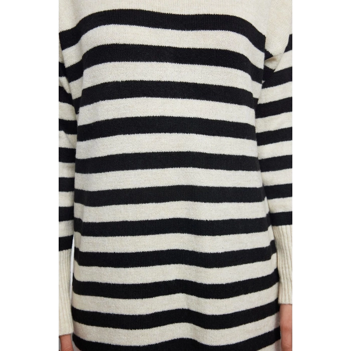 Women Fashion Stylish Midi Length Crew Neck Regular Striped Knitwear Soft Texture Dress