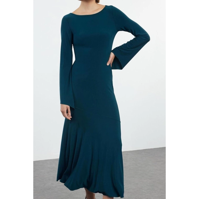 Kadın Moda Şık Maxi Boy Kayık Yaka Slim Düz Vücuda Oturan Eteği Volanlı Esnek Örme Elbise