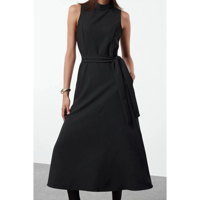 Women Fashion Stylish Midi Length Crew Neck Regular Belted Waist Open Woven Dress