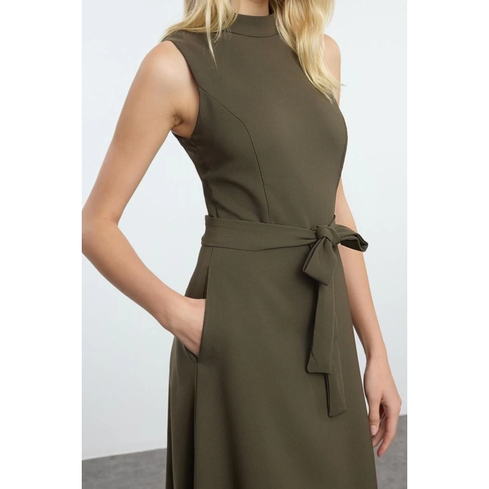 Women Fashion Stylish Midi Length Crew Neck Regular Belted Waist Open Woven Dress