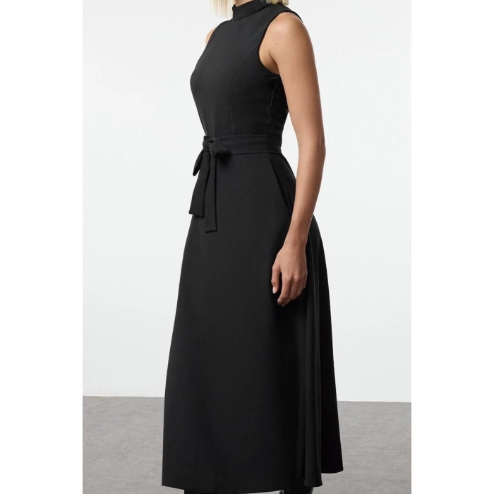 Women Fashion Stylish Midi Length Crew Neck Regular Belted Waist Open Woven Dress