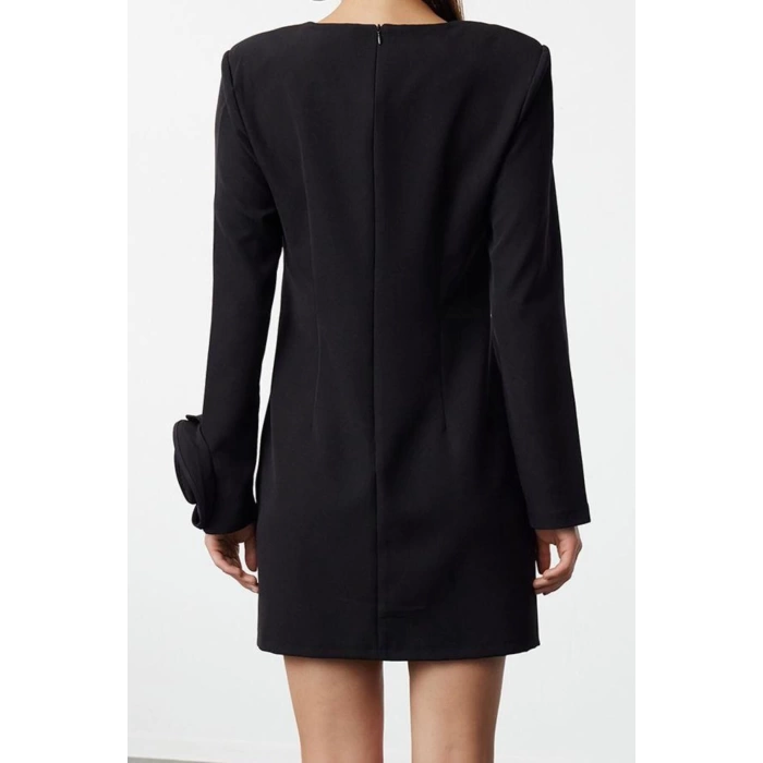 Women Fashion Stylish Mini Length Crew Neck Relaxed Straight Cut Rose Detailed Woven Dress