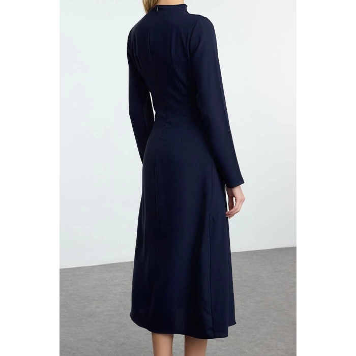 Women Fashion Stylish Midi Length Crew Neck Regular Shift Straight Cut Satin Woven Dress