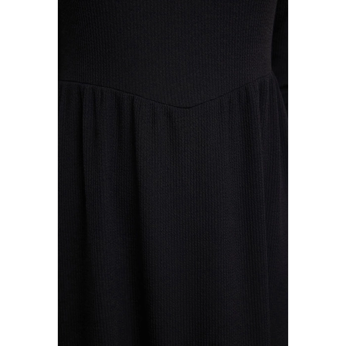 Women Fashion Stylish Maxi Length Boat Neck Regular Plain Skater Waist Open Elastic Knitted Dress