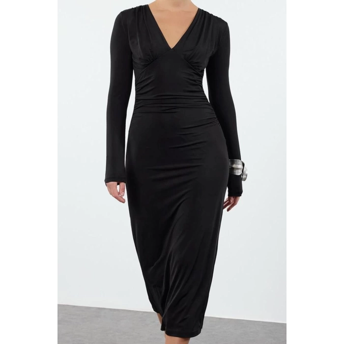 Kadın Moda Şık Midi Boy V Yaka Slim Büzgü Drape Detaylı Vücuda Oturan Örme Elbise