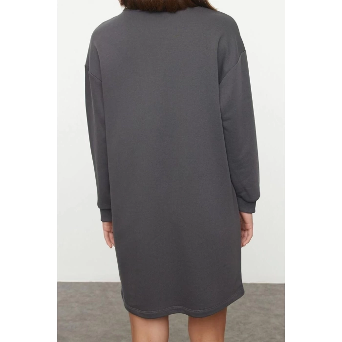 Women Fashion Stylish Mini Length Crew Neck Relaxed Plain Comfortable Cut Knitted Dress