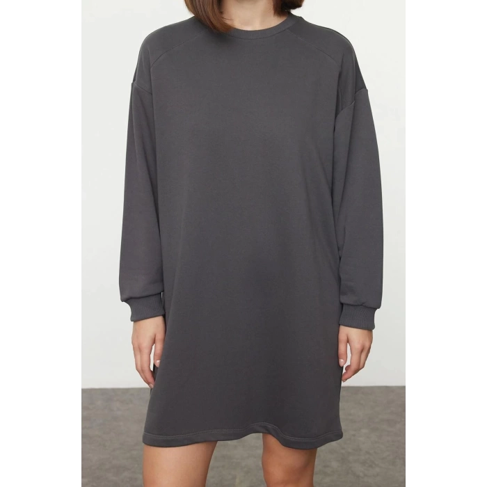 Women Fashion Stylish Mini Length Crew Neck Relaxed Plain Comfortable Cut Knitted Dress
