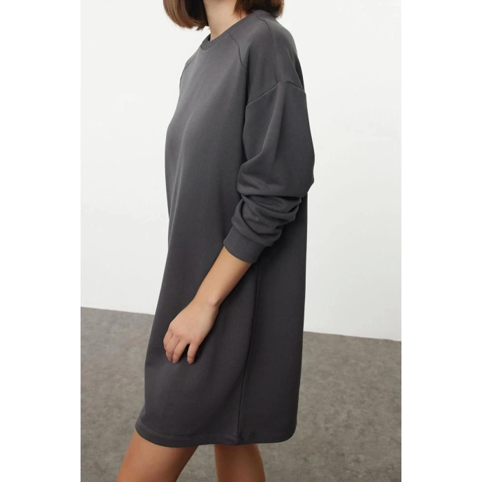 Women Fashion Stylish Mini Length Crew Neck Relaxed Plain Comfortable Cut Knitted Dress