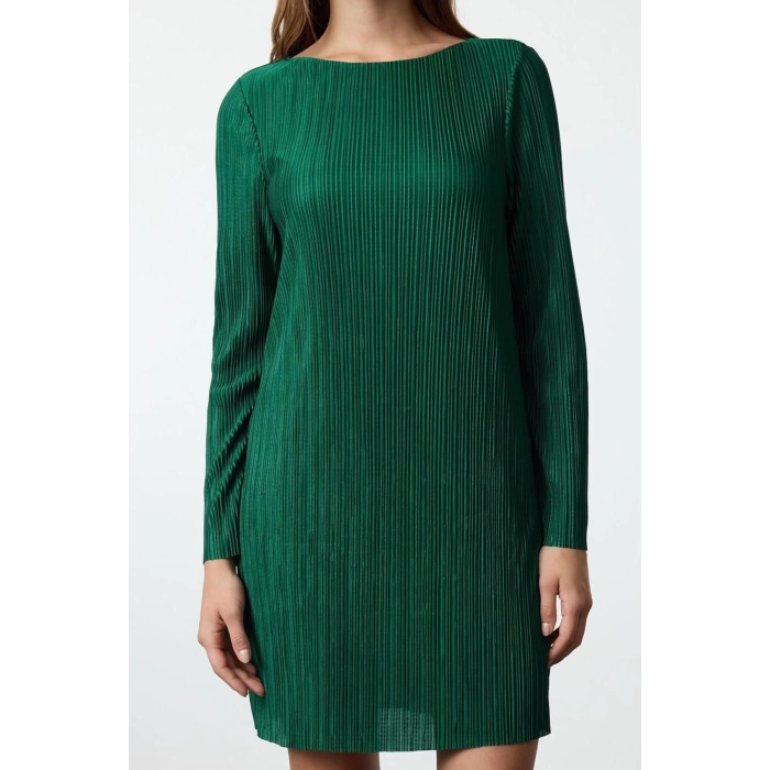 Women Fashion Stylish Mini Length Boat Neck Regular Plain Pleated Lined Shift Knit Dress