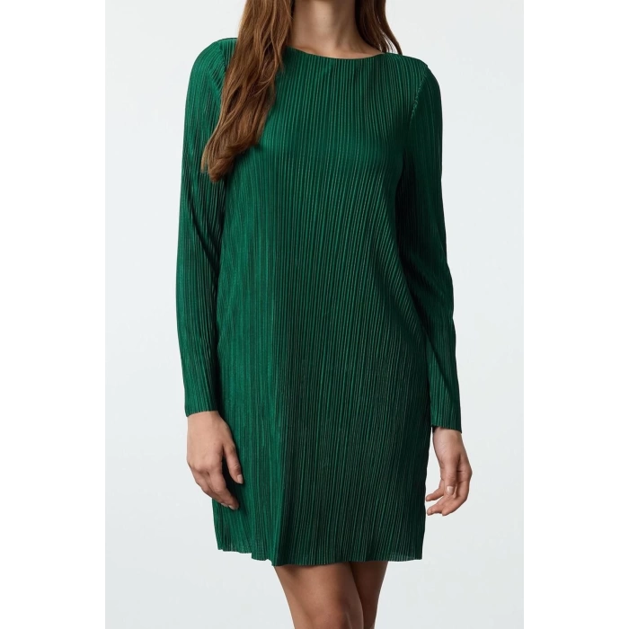 Women Fashion Stylish Mini Length Boat Neck Regular Plain Pleated Lined Shift Knit Dress
