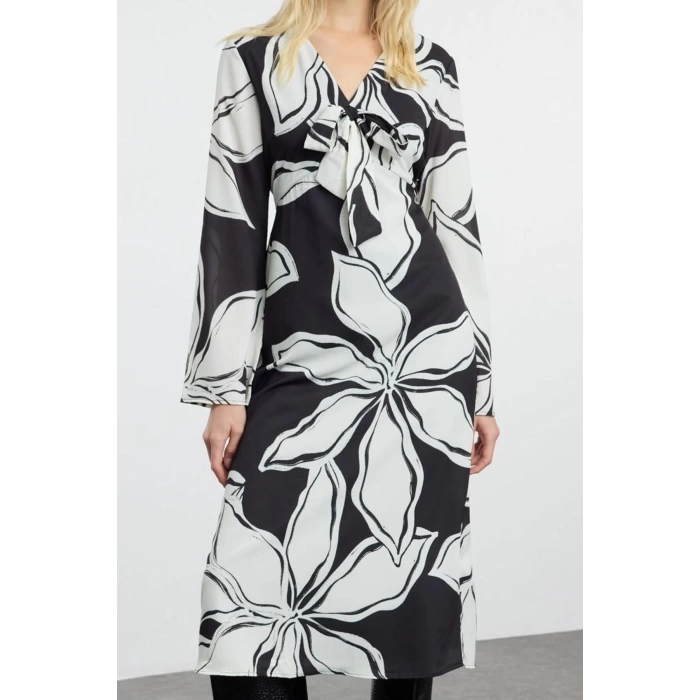 Women Fashion Stylish Midi Length V Neck Regular Floral Patterned A Cut Lace Detail Satin Woven Dress