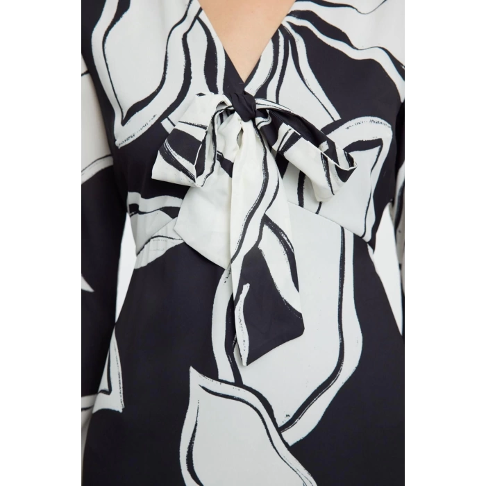 Women Fashion Stylish Midi Length V Neck Regular Floral Patterned A Cut Lace Detail Satin Woven Dress