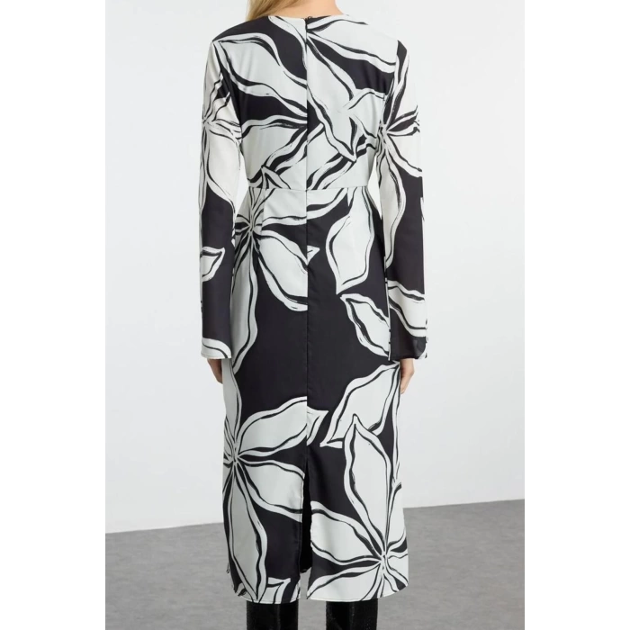 Women Fashion Stylish Midi Length V Neck Regular Floral Patterned A Cut Lace Detail Satin Woven Dress