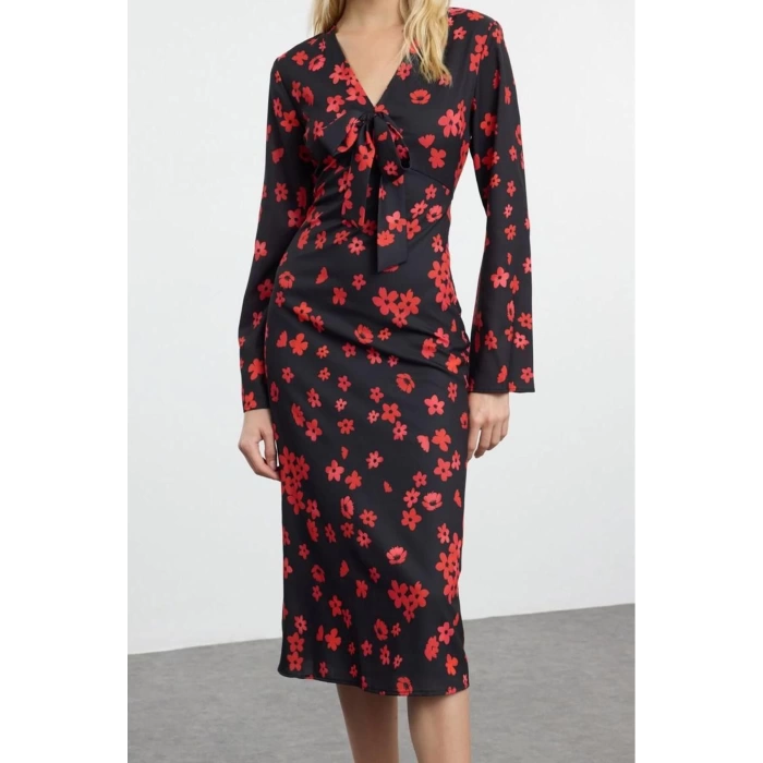 Women Fashion Stylish Midi Length V Neck Regular Floral Patterned A Cut Lace Detail Satin Woven Dress