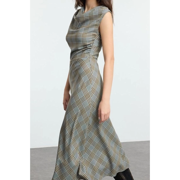 Women Fashion Stylish Midi Length Cowl Neck Regular Plaid Checkered A Cut Flannel Fabric Winter Woven Dress