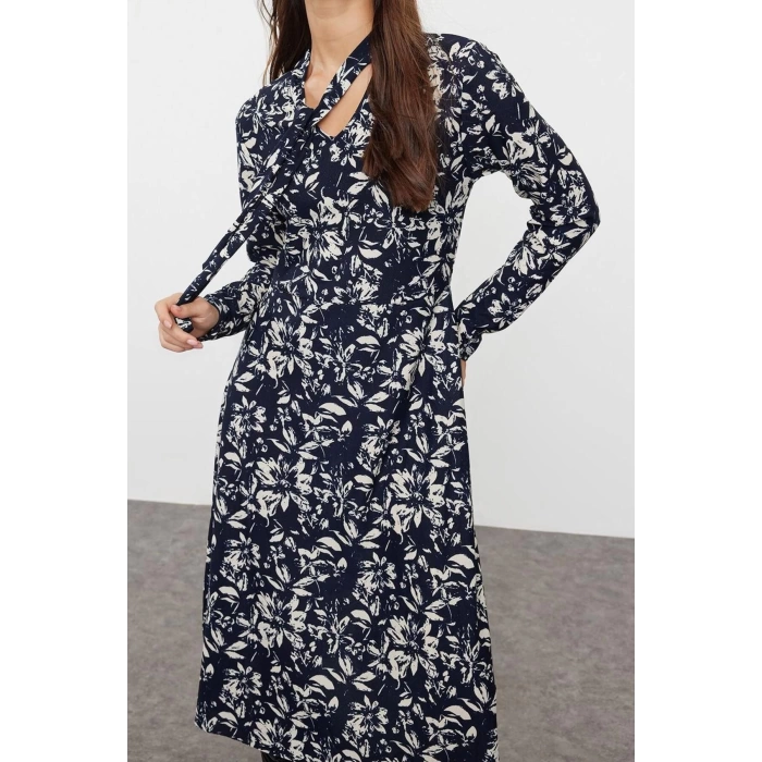 Womens Maxi Halter Neck Floral Floral Fitted Halter Neck Detailed Stretchy Knit Dress