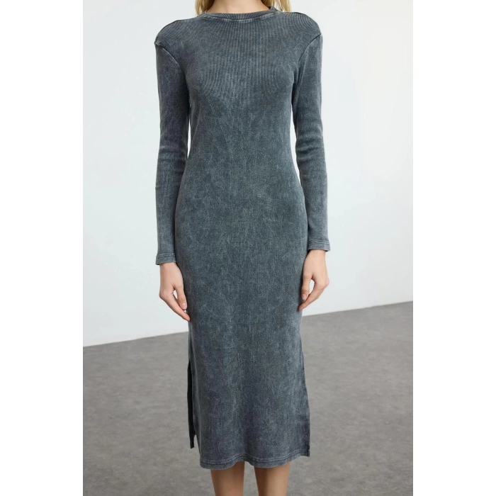 Women Fashion Stylish Maxi Length Stand Collar Slim Plain Washed Faded Effect Zero Sleeve Flexible Knitted Dress