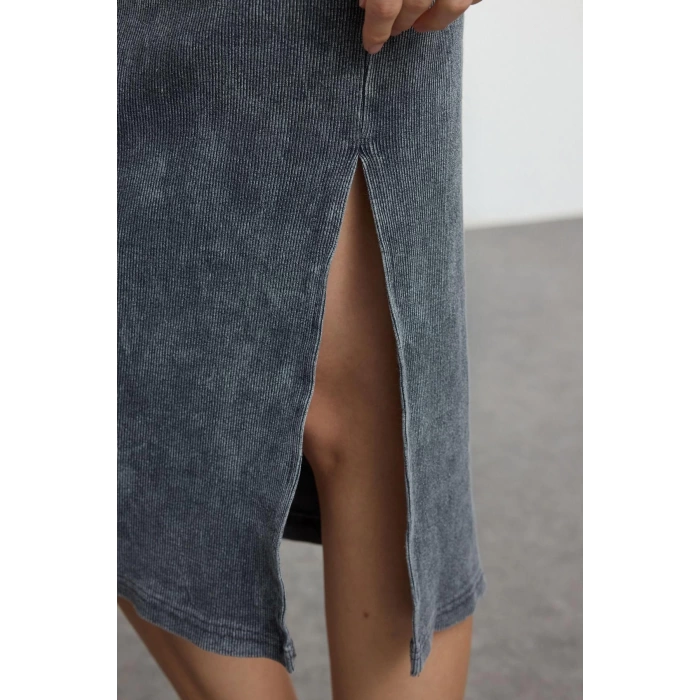 Women Fashion Stylish Maxi Length Stand Collar Slim Plain Washed Faded Effect Zero Sleeve Flexible Knitted Dress