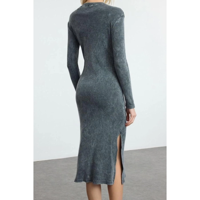Women Fashion Stylish Maxi Length Stand Collar Slim Plain Washed Faded Effect Zero Sleeve Flexible Knitted Dress