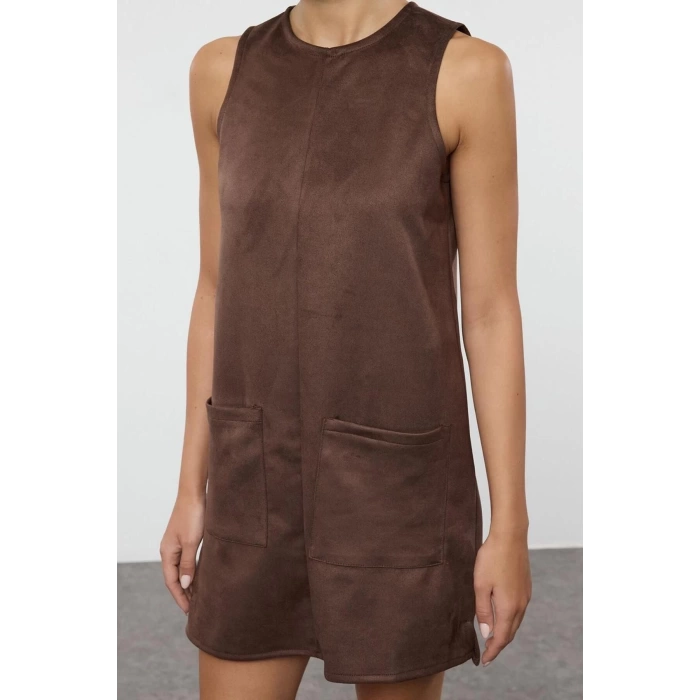 Women Fashion Stylish Mini Length Crew Neck Relaxed Plain Plain Pocket Detailed A line Bell Cut Knitted Dress