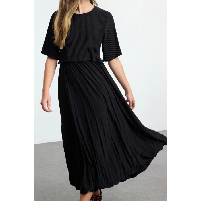 Women Fashion Stylish Midi Length Crew Neck Relaxed Pleated Skater Stretchy Knit Dress