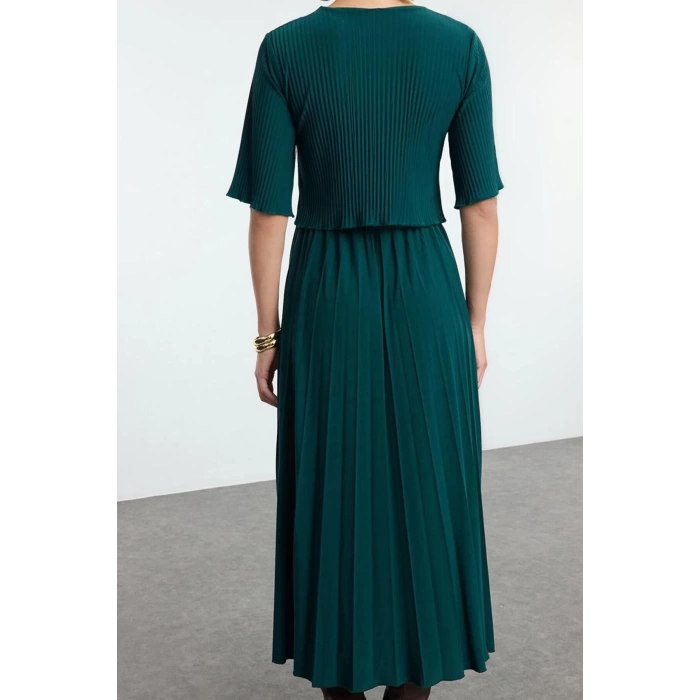 Women Fashion Stylish Midi Length Crew Neck Relaxed Pleated Skater Stretchy Knit Dress