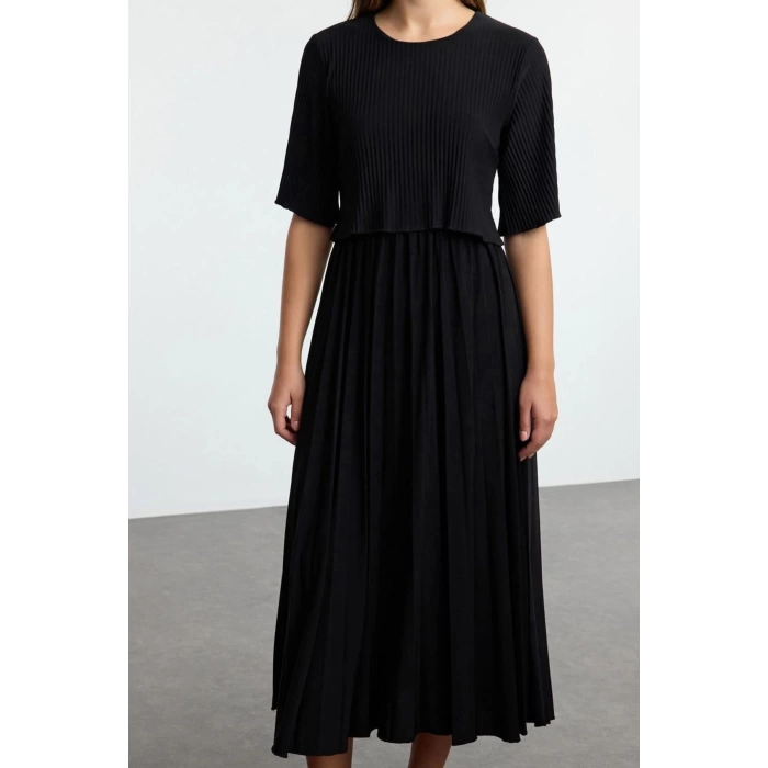 Women Fashion Stylish Midi Length Crew Neck Relaxed Pleated Skater Stretchy Knit Dress