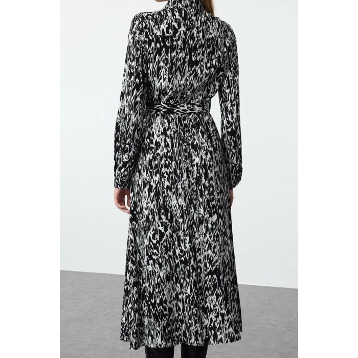 Women Fashion Stylish Midi Length Shirt Collar Relaxed Belted Viscose Woven Dress