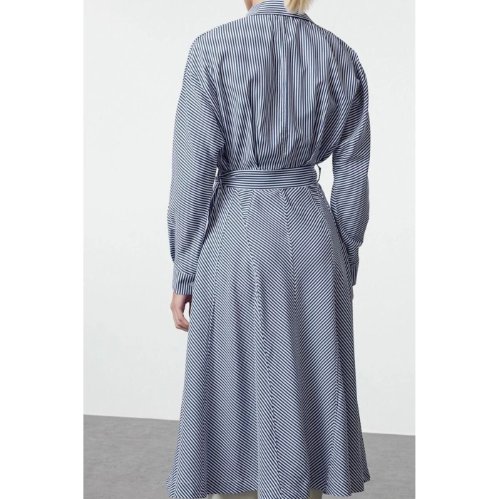 Kadın Moda Şık Midi Boy Gömlek Yaka Regular Kuşaklı Çizgili Dokuma Gömlek Elbise