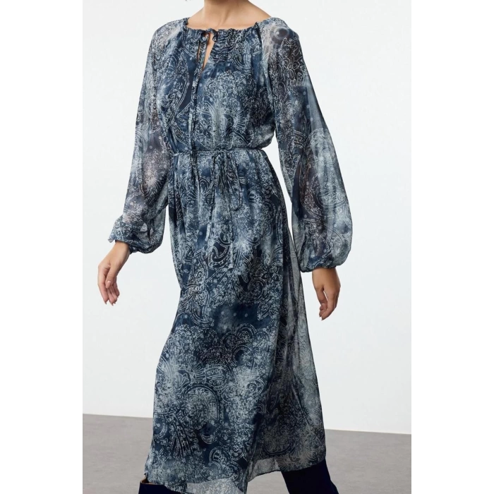 Women Fashion Stylish Midi Length Crew Neck Regular Belted Floral A-Line Lined Woven Winter Dress