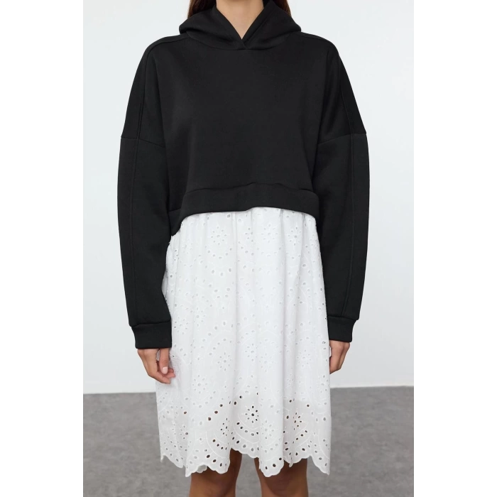 Women Fashion Stylish Mini Length Hooded Relaxed Hooded Zippered Color Block Embroidered Detailed Knitted Dress