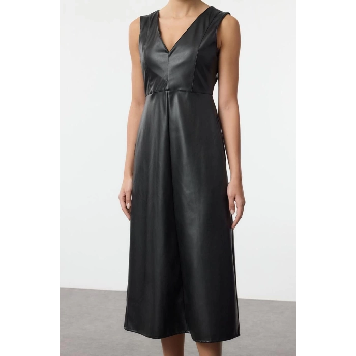 Women Fashion Stylish Midi Length V Neck Relaxed Skater Backless Knitted Dress