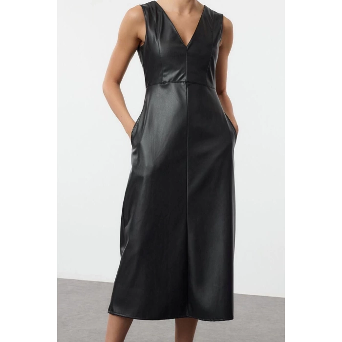 Women Fashion Stylish Midi Length V Neck Relaxed Skater Backless Knitted Dress
