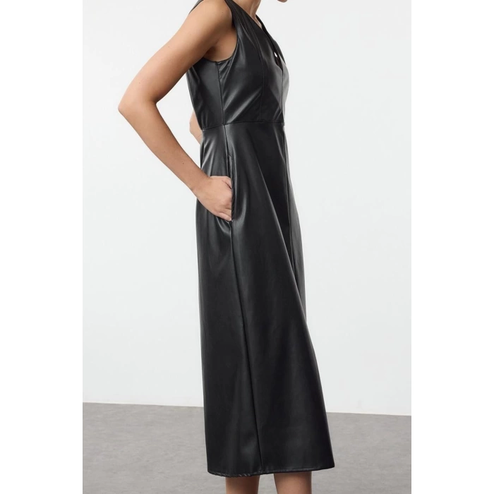 Women Fashion Stylish Midi Length V Neck Relaxed Skater Backless Knitted Dress
