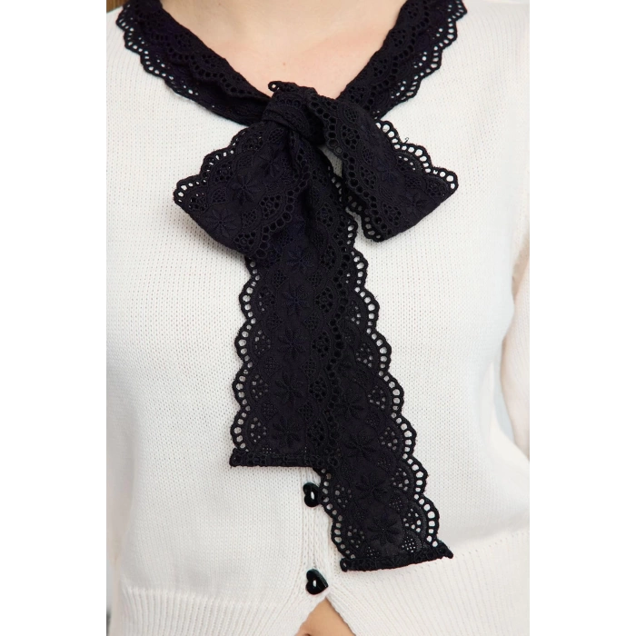 Women Fashion Stylish Crew Neck Standard Sleeve Crop Garter Detailed Color Block Knitwear Cardigan