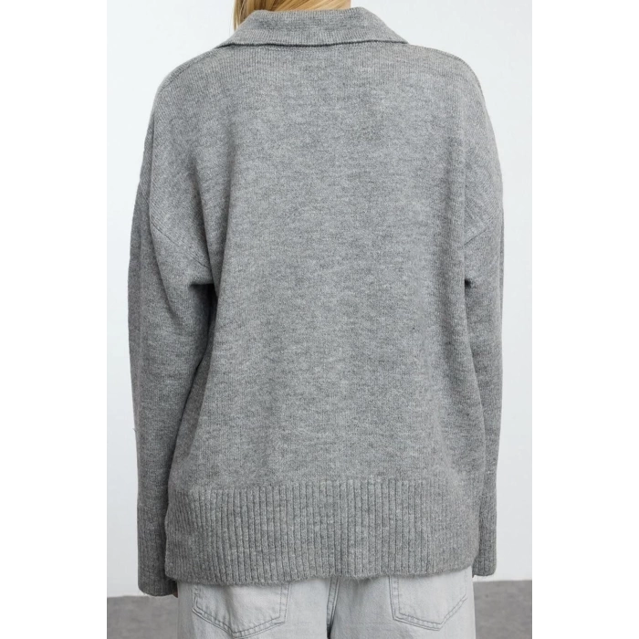Women Fashion Stylish Polo Neck Low Sleeve Regular Woolen Wide Cut Basic Knitwear Sweater