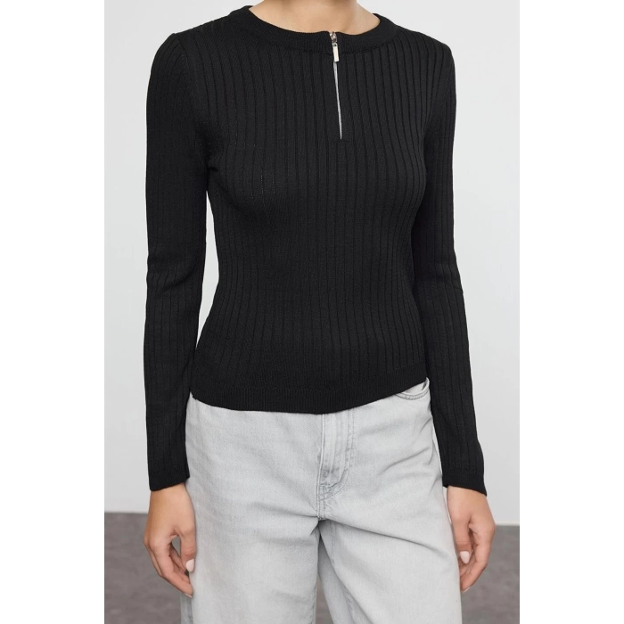 Women Fashion Stylish Crew Neck Standard Sleeve Regular Basic Half Placket Zipper Thin Knitwear Sweater