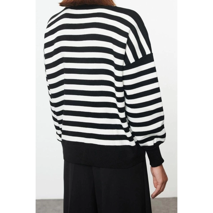 Kadın Moda Şık Bisiklet Yaka Standart Kol Regular Basic Çizgili Sweatshirt Görünümlü Triko Kazak