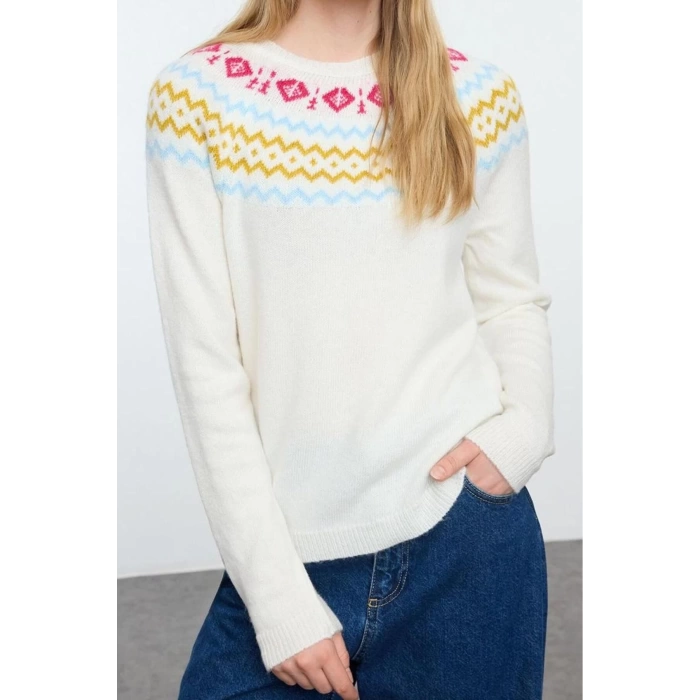 Women Fashion Stylish Crew Neck Regular Sleeve Soft Ethnic Patterned Sweater Beanie Knitwear Pullover